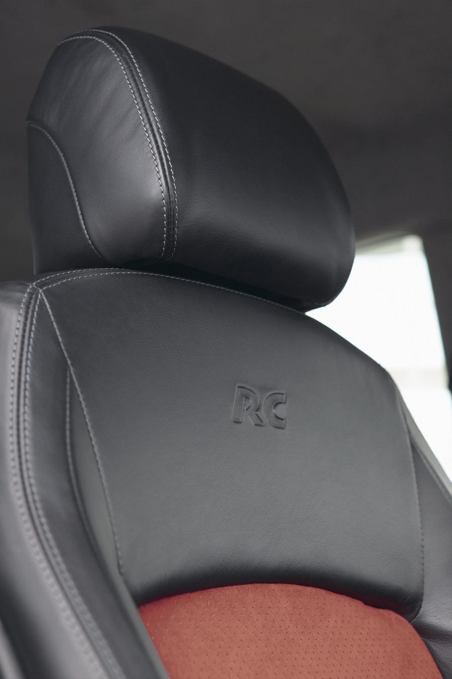 Детали интерьера Peugeot 1007 RC Concept 2004 года  (фото 6 из 35)